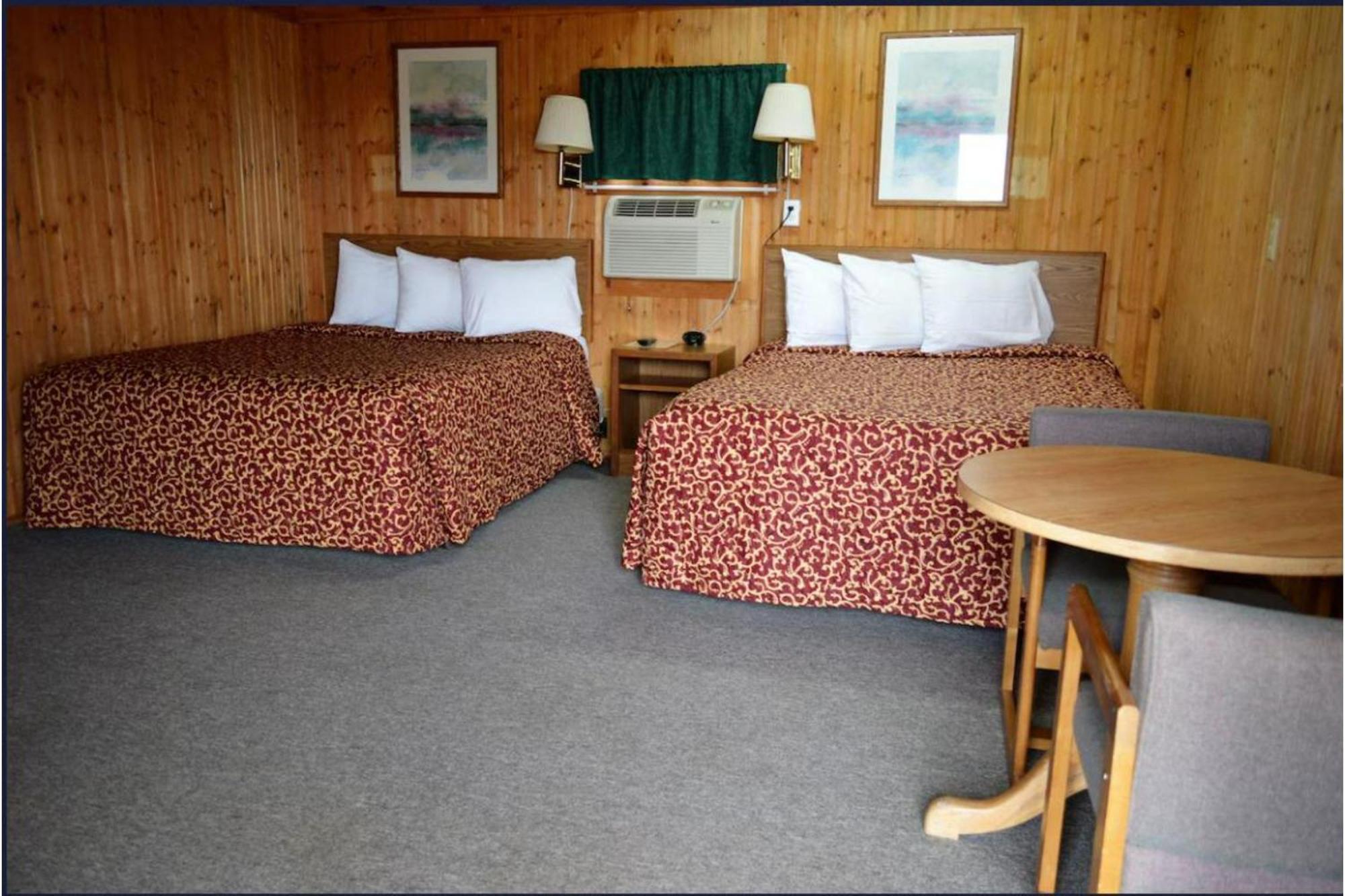 Green Acre Motel By Oyo Near Rush County Airport La Crosse Exteriör bild